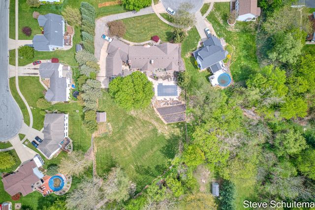 3109 S Bluff Court, Hudsonville, MI 49426