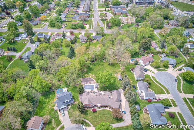 3109 S Bluff Court, Hudsonville, MI 49426