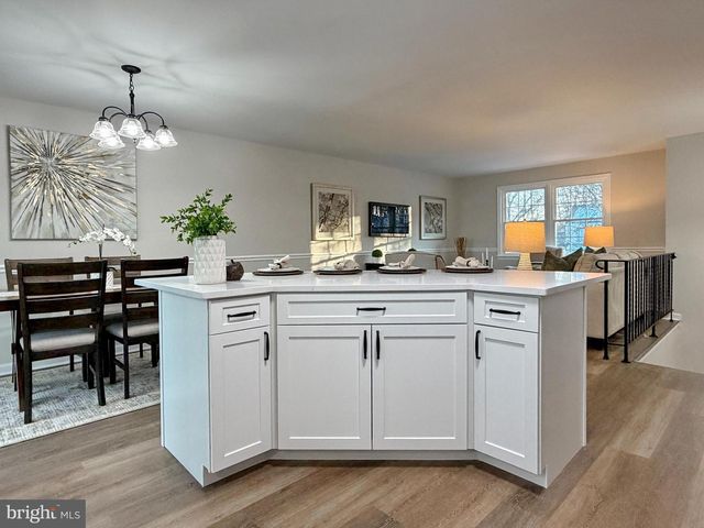 6887 KANGAROO DR, Waldorf, MD 20603