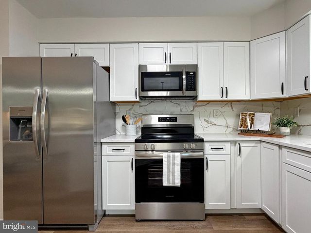 6887 KANGAROO DR, Waldorf, MD 20603