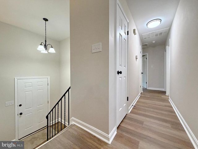 6887 KANGAROO DR, Waldorf, MD 20603