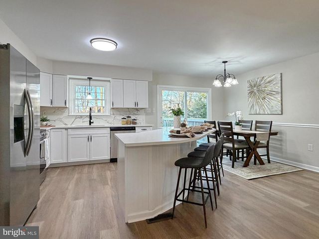 6887 KANGAROO DR, Waldorf, MD 20603