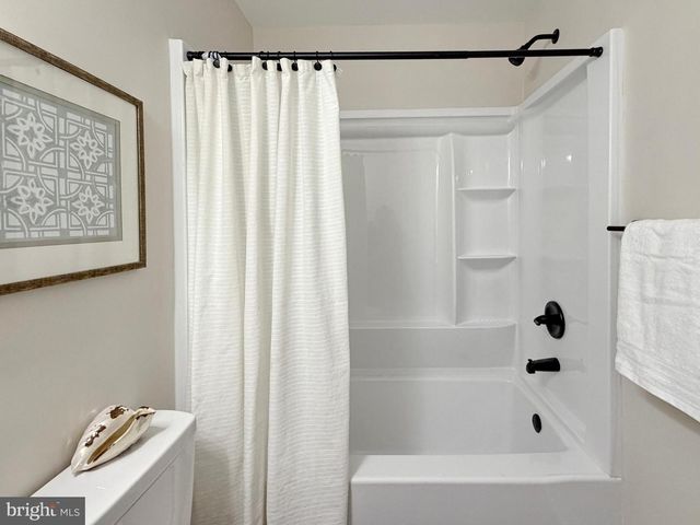 6887 KANGAROO DR, Waldorf, MD 20603