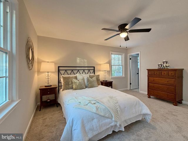 6887 KANGAROO DR, Waldorf, MD 20603