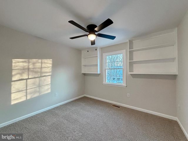 6887 KANGAROO DR, Waldorf, MD 20603