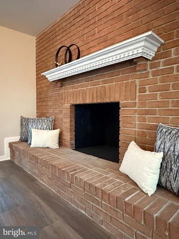 6887 KANGAROO DR, Waldorf, MD 20603