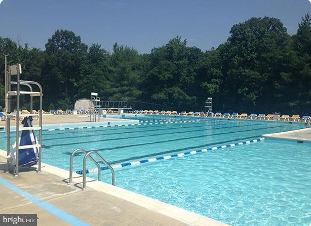 6887 KANGAROO DR, Waldorf, MD 20603