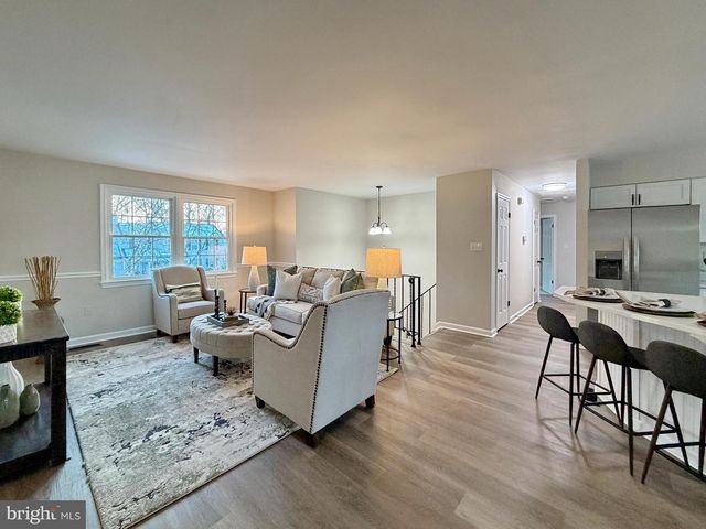 6887 KANGAROO DR, Waldorf, MD 20603