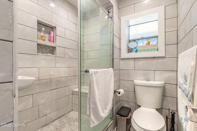 129 S Wild Olive Avenue, Daytona Beach, FL 32118