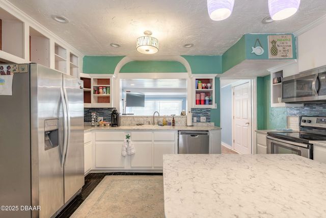 129 S Wild Olive Avenue, Daytona Beach, FL 32118