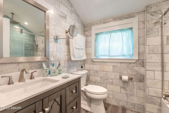 129 S Wild Olive Avenue, Daytona Beach, FL 32118