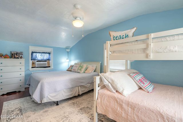 129 S Wild Olive Avenue, Daytona Beach, FL 32118