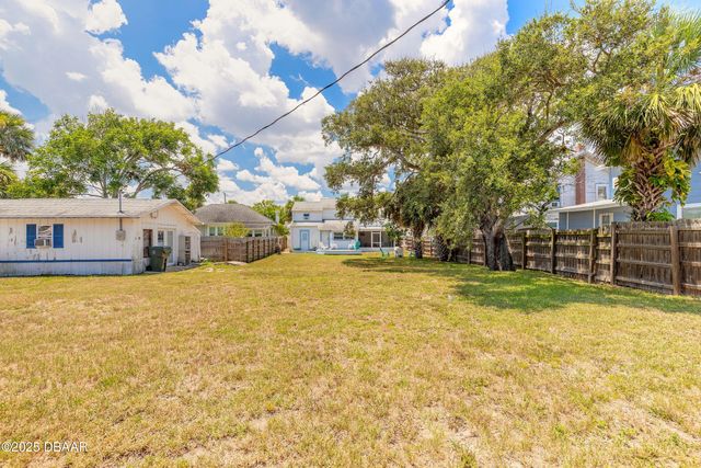 129 S Wild Olive Avenue, Daytona Beach, FL 32118