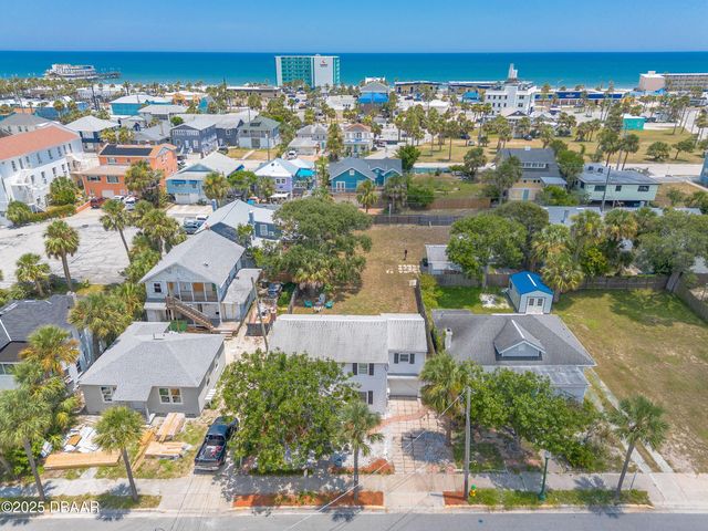 129 S Wild Olive Avenue, Daytona Beach, FL 32118