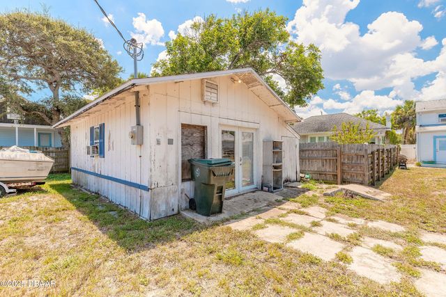 129 S Wild Olive Avenue, Daytona Beach, FL 32118