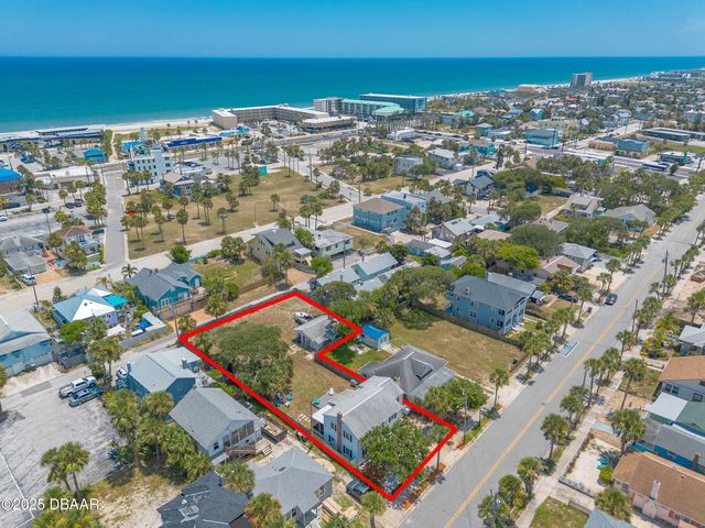 129 S Wild Olive Avenue, Daytona Beach, FL 32118