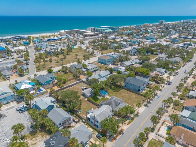 129 S Wild Olive Avenue, Daytona Beach, FL 32118