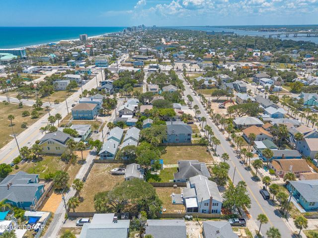 129 S Wild Olive Avenue, Daytona Beach, FL 32118