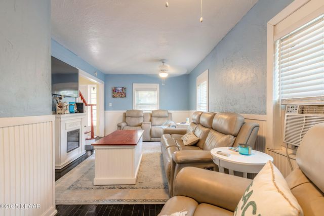 129 S Wild Olive Avenue, Daytona Beach, FL 32118