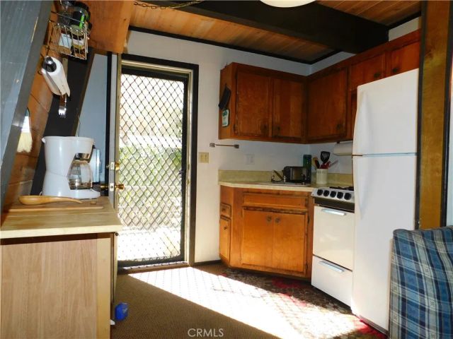 318 W Sherwood Boulevard, Big Bear City, CA 92314