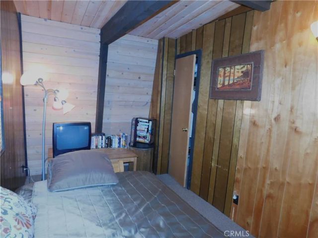 318 W Sherwood Boulevard, Big Bear City, CA 92314