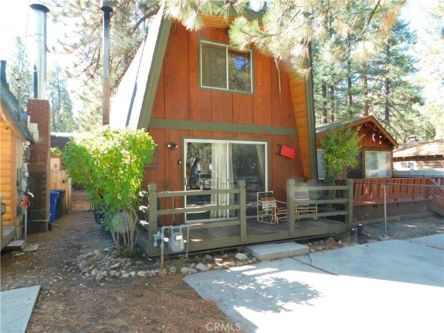 318 W Sherwood Boulevard, Big Bear City, CA 92314