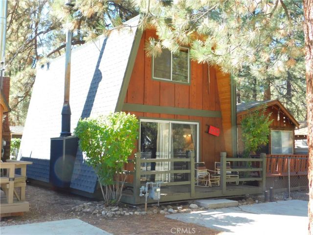 318 W Sherwood Boulevard, Big Bear City, CA 92314