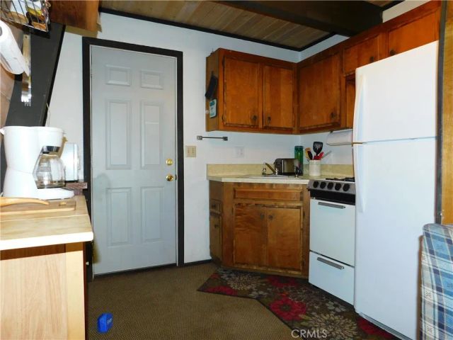318 W Sherwood Boulevard, Big Bear City, CA 92314