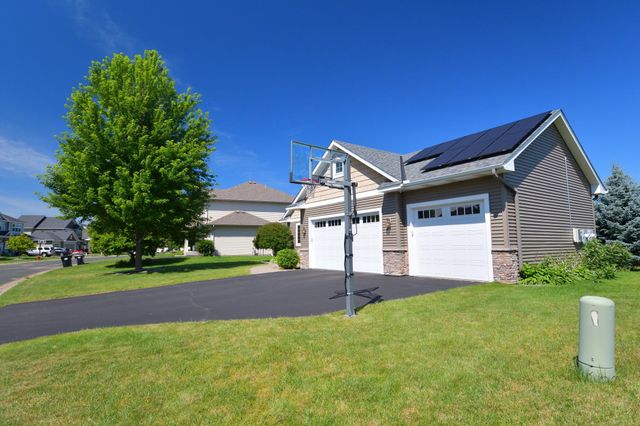 15602 Enfield Avenue N, Hugo, MN 55038