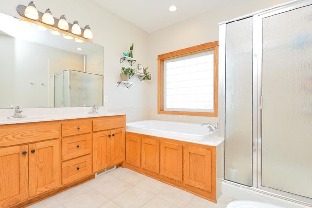15602 Enfield Avenue N, Hugo, MN 55038
