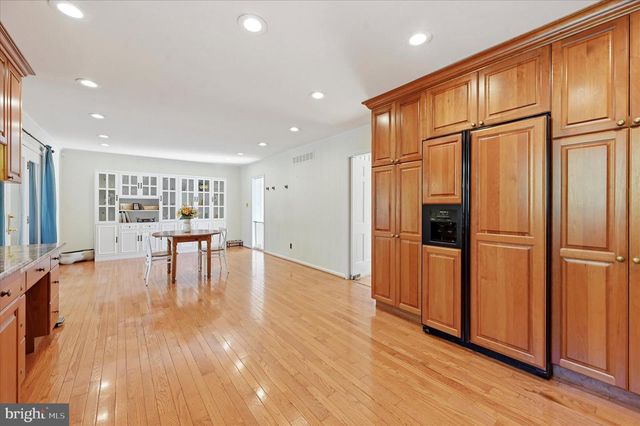 1071 SQUIRE CHENEY DR, West Chester, PA 19382