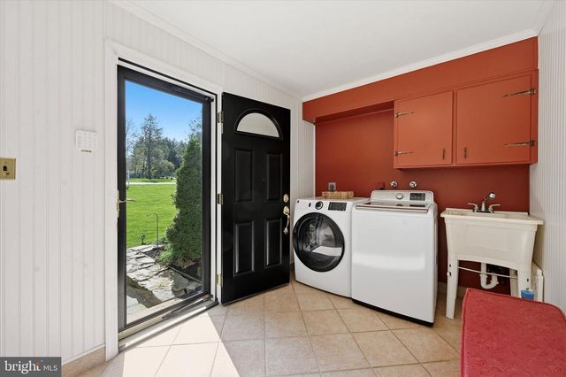 1071 SQUIRE CHENEY DR, West Chester, PA 19382