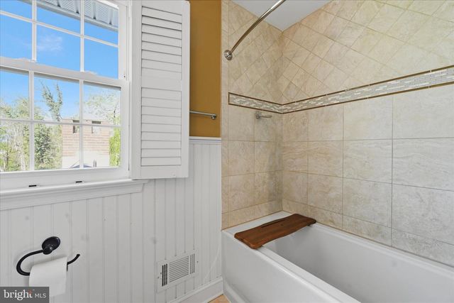 1071 SQUIRE CHENEY DR, West Chester, PA 19382