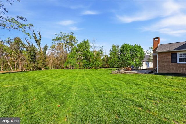1071 SQUIRE CHENEY DR, West Chester, PA 19382