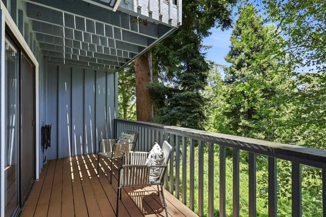2052 Wharf Road, Capitola, CA 95010