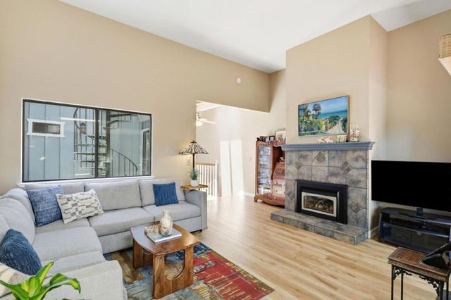 2052 Wharf Road, Capitola, CA 95010
