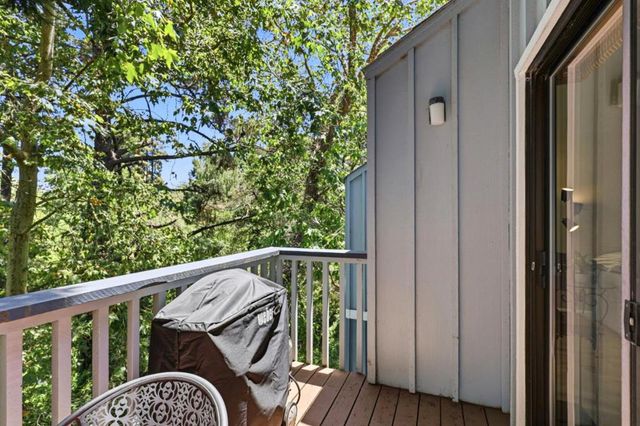 2052 Wharf Road, Capitola, CA 95010
