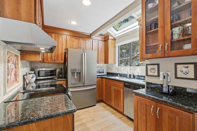 2052 Wharf Road, Capitola, CA 95010
