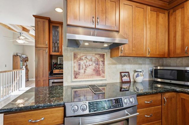 2052 Wharf Road, Capitola, CA 95010
