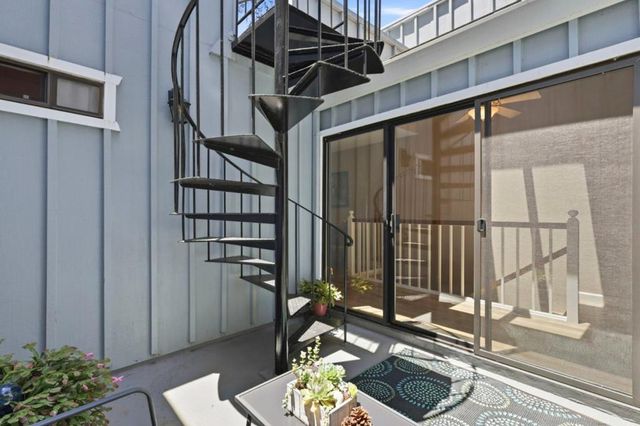 2052 Wharf Road, Capitola, CA 95010