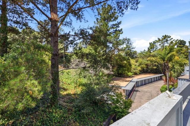 2052 Wharf Road, Capitola, CA 95010