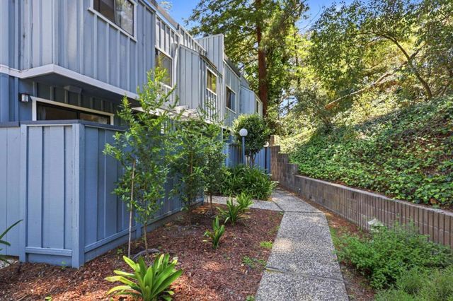 2052 Wharf Road, Capitola, CA 95010