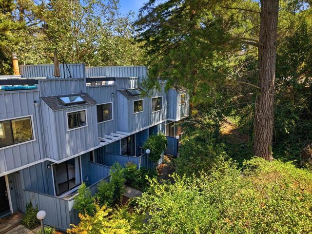 2052 Wharf Road, Capitola, CA 95010