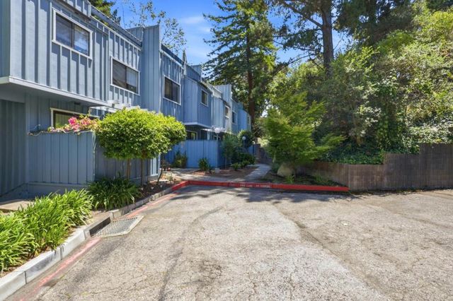 2052 Wharf Road, Capitola, CA 95010