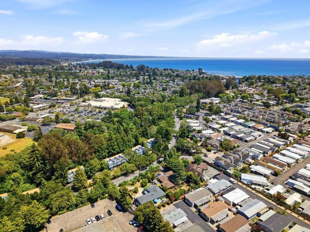 2052 Wharf Road, Capitola, CA 95010