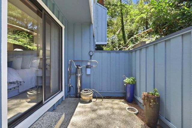 2052 Wharf Road, Capitola, CA 95010