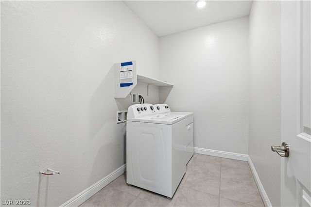 92 Lake Oasis Street, Henderson, NV 89011