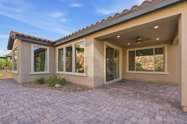 92 Lake Oasis Street, Henderson, NV 89011