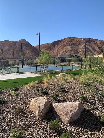 92 Lake Oasis Street, Henderson, NV 89011