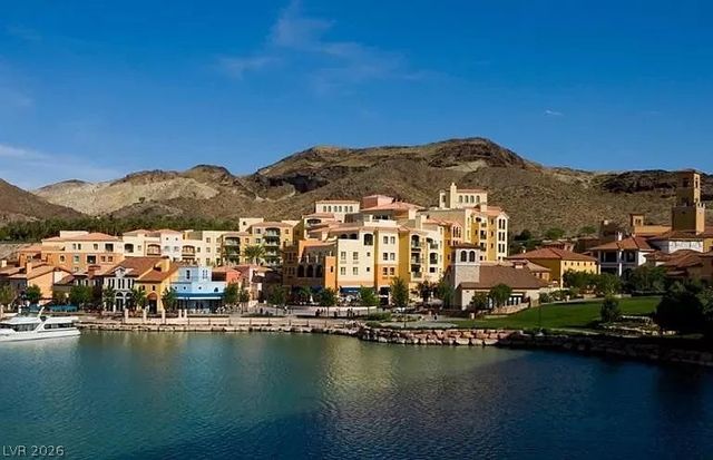 92 Lake Oasis Street, Henderson, NV 89011